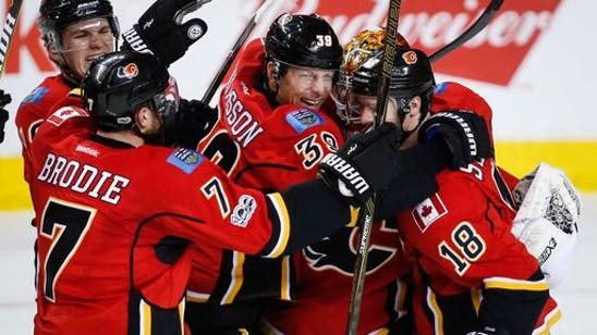 Flames edge Pens in SO, tie team mark with 10th straight win (Mar 13, 2017)