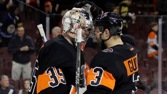 Simmonds scores 200th, Mason helps Flyers blank Penguins 4-0 (Mar 15, 2017)