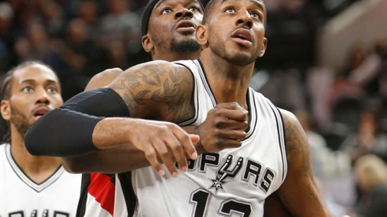 Lillard's 36 spoil Aldridge's return as Blazers top Spurs (Mar 15, 2017)