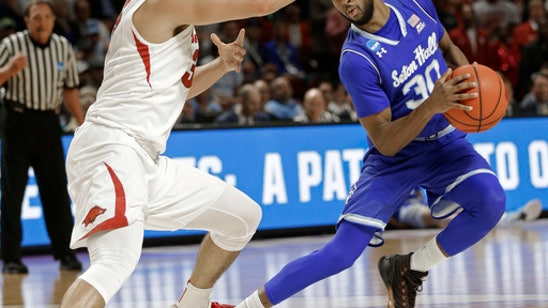 Arkansas holds off Seton Hall 77-71 in NCAA South Region (Mar 17, 2017)