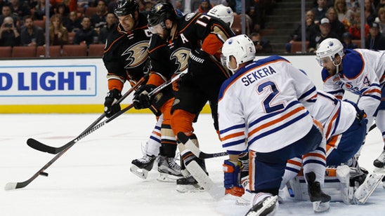 Ducks drub Oilers 4-3, ending goalie Talbot's night early (Mar 22, 2017)