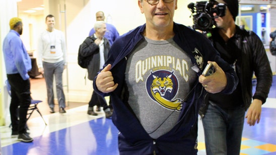 Geno Auriemma shows his support for Quinnipiac