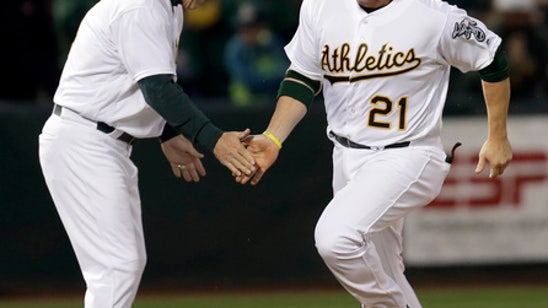 Khris Davis homers twice as Athletics open by beating Angels (Apr 03, 2017)