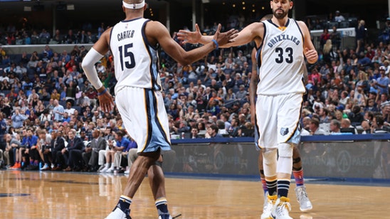 Conley scores 31, Grizzlies beat Knicks to clinch seventh (Apr 07, 2017)