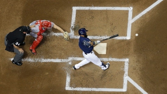Eric Thames bashes his way into Brewers' record book