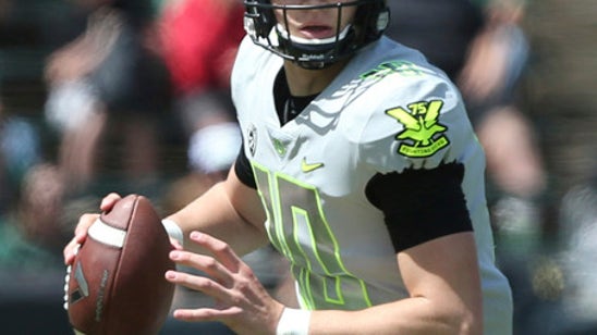 Herbert and Carrington shine in Oregon's Spring Game