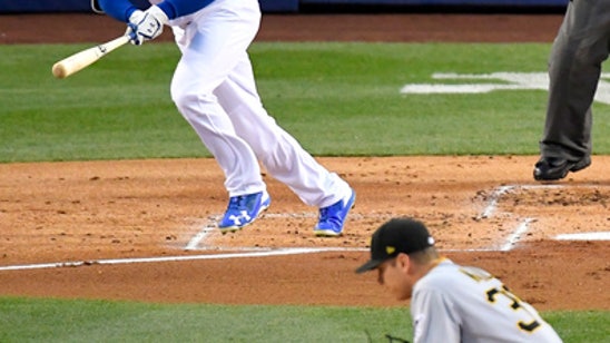 Maeda pitches into 9th; Dodgers finish sweep of Pirates, 5-2 (May 10, 2017)