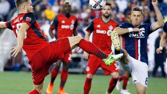 Angoua, Agudelo help Revolution beat Toronto FC 3-0 (Jun 03, 2017)