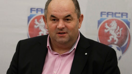 Detained head of Czech soccer federation resigns