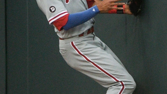 Nola shines as Phillies stay hot, beat Braves 3-1 (Jun 06, 2017)