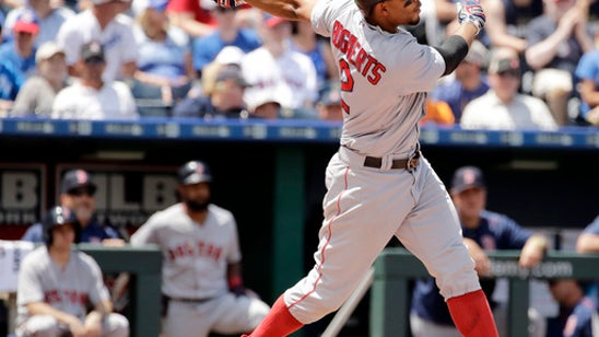 Perez grand slam in 8th rallies Royals over Red Sox 6-4 (Jun 21, 2017)