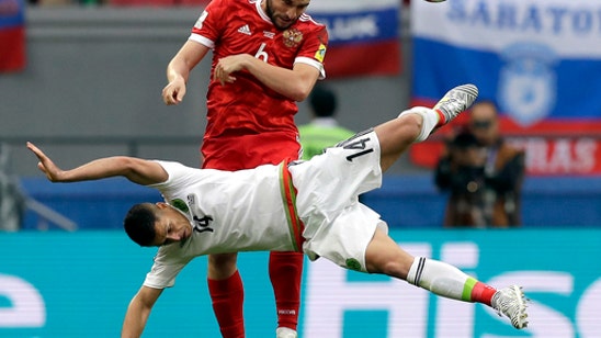 Chicharito trains separately ahead of Confed Cup semifinals