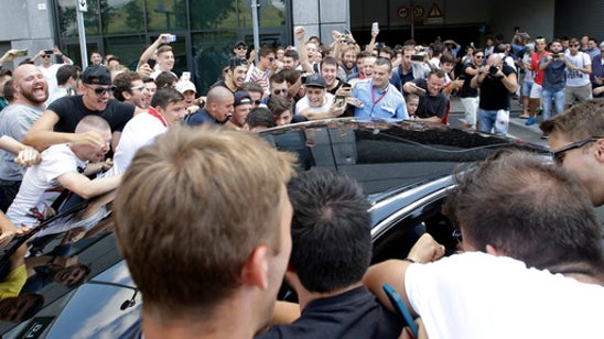 Italy defender Bonucci nears move from Juventus to AC Milan