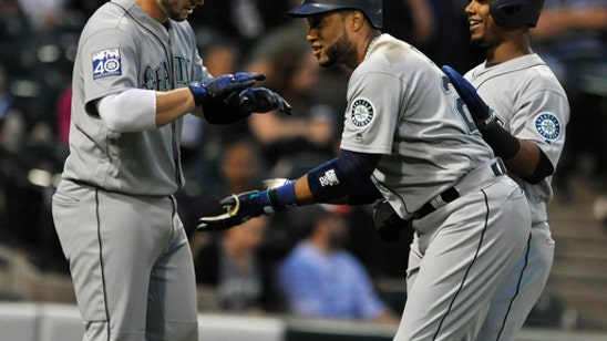 Cano powers Mariners to 4-2 win over White Sox (Jul 14, 2017)