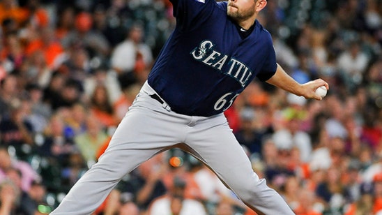 LEADING OFF: Kershaw, Strasburg ailing; Cubs get boost