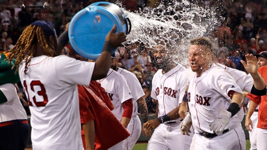 Vazquez's 3-run HR in 9th lifts Red Sox over Indians 12-10 (Aug 01, 2017)