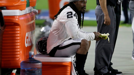Raiders' Marshawn Lynch avoids questions about anthem
