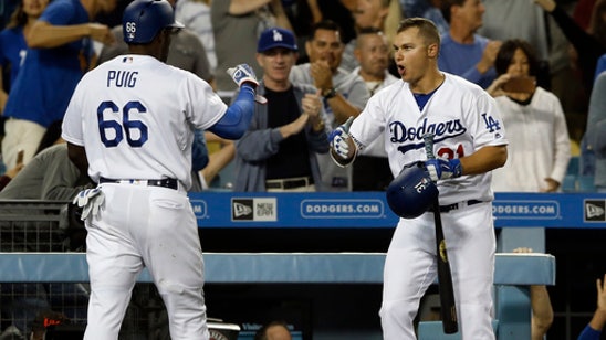 Seager's hit rallies Dodgers over Padres 6-3 (Aug 12, 2017)