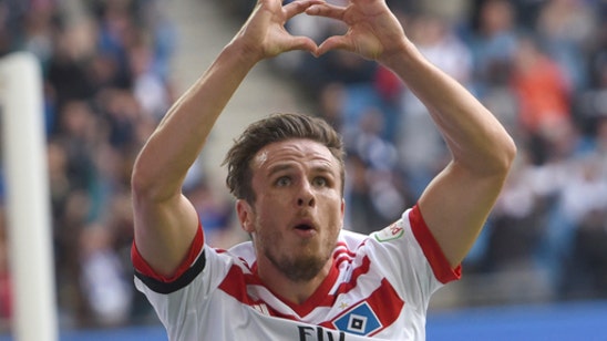 Hamburg's Mueller out 6 months after costly goal celebration