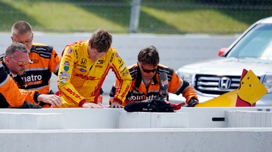 IndyCar driver Hunter-Reay cleared to race following wreck