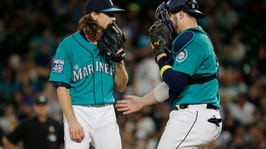 Mike Leake gives Mariners 7 innings in debut, beats A's 3-2 (Sep 01, 2017)