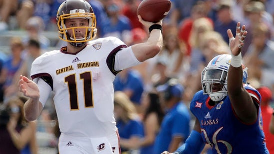 Morris throws for 467 as Central Michigan beats Kansas 45-27 (Sep 09, 2017)