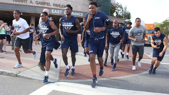 Annual Husky run marks unofficial start to UConn season