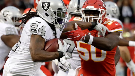 Raiders Marshawn Lynch ejected for pushing official