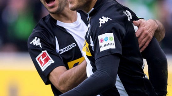 Bayern exploits Dortmund slump to move level in Bundesliga