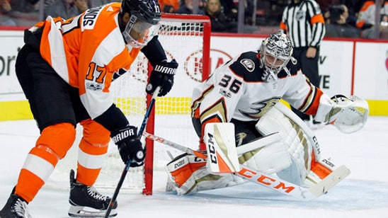 Ducks erupt, knock out Patrick in 6-2 win over Flyers (Oct 24, 2017)