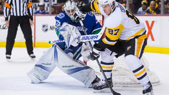 Boeser gets hat trick as Canucks beat Penguins 4-2 (Nov 04, 2017)