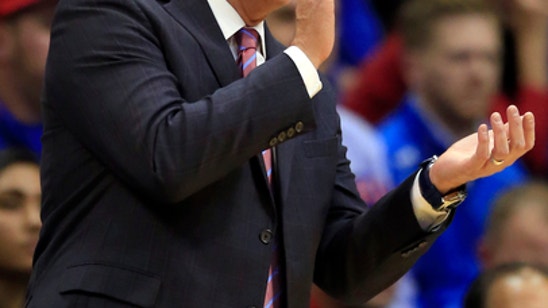 Vick leads No. 4 Kansas to 92-56 win over Tennessee State (Nov 10, 2017)