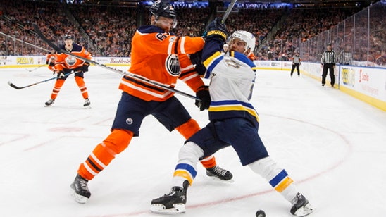Schenn scores twice, has assist to help Blues beat Oilers (Nov 16, 2017)