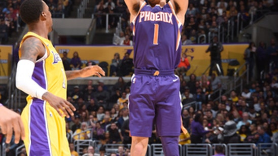 Devin Booker's 33 points power Suns past Lakers, 122-113 (Nov 17, 2017)