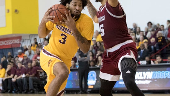 Behind Jordan Murphy, Minnesota routs Massachusetts 69-51 (Nov 24, 2017)