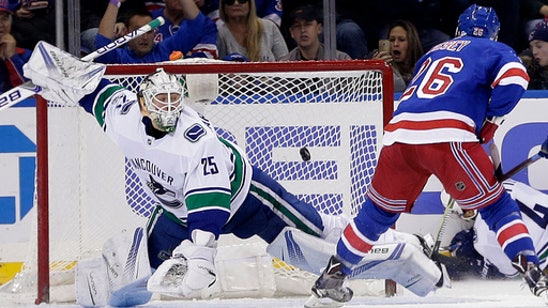 NHL: Jimmy Vesey lifts Rangers past Canucks in shootout, 4-3