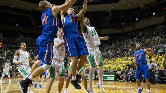 Williams' midcourt 3 lifts Boise State over Oregon 73-70 (Dec 01, 2017)