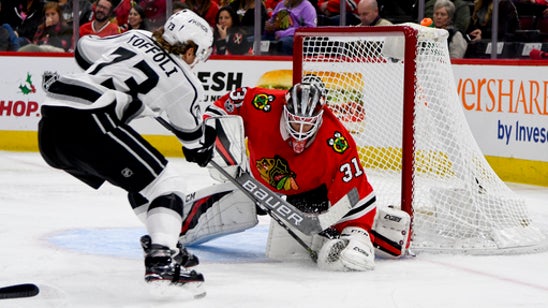 Quick, Kings stop Blackhawks 3-1 for 5th straight win