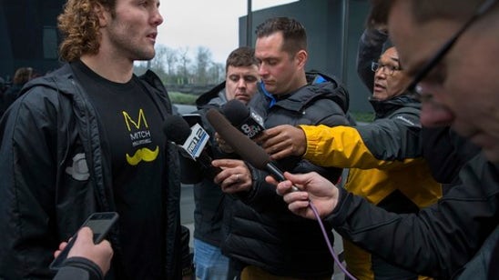 Oregon searching for coach again after Taggart bolts