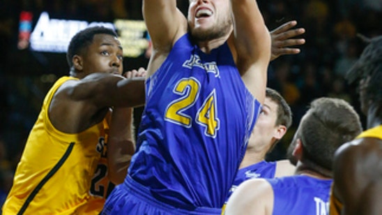 No. 6 Wichita State rallies past South Dakota State, 95-85 (Dec 05, 2017)