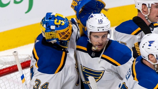 Schenn scores 3 goals, leads Blues over Canadiens 4-3 (Dec 05, 2017)