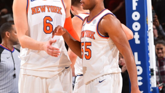 Porzingis scores 30, Knicks hold off Hawks for 111-107 win (Dec 10, 2017)