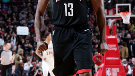 Paul, Rockets rout Spurs 124-109 for 12th straight victory (Dec 15, 2017)