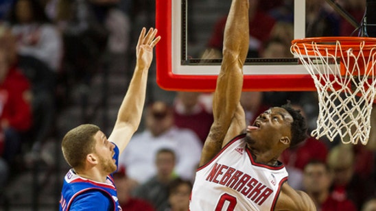 Mykhailiuk's late 3-pointer lifts Kansas over Huskers 73-72 (Dec 16, 2017)