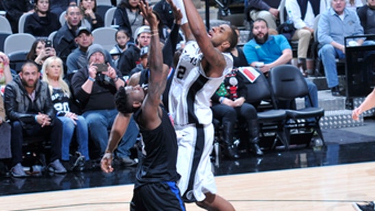 Aldridge leads Spurs past Clippers in Leonard's home debut (Dec 18, 2017)