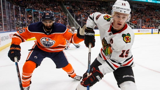 Kane's OT goal gives 32-year-old Chicago goalie win in debut (Dec 29, 2017)