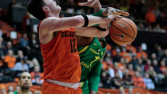 Tinkle scores 19 with 12 boards; Oregon State beats Oregon (Jan 05, 2018)