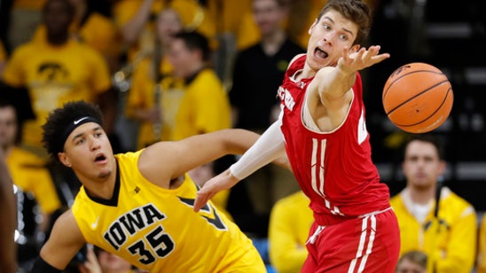 Garza, Cook lead Iowa past Wisconsin 85-67 (Jan 23, 2018)