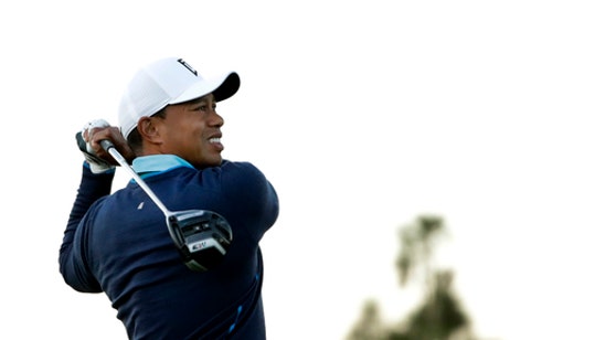 Woods brings back big crowds, big cheers with a 72 (Jan 25, 2018)