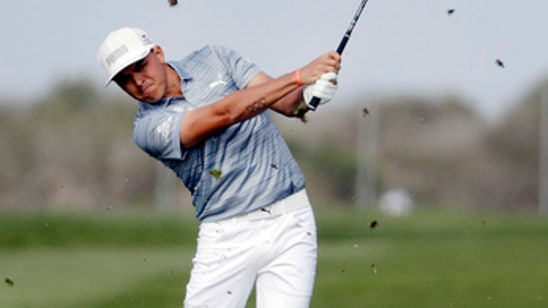 Bill Haas shoots 64 to take Phoenix Open lead (Feb 01, 2018)